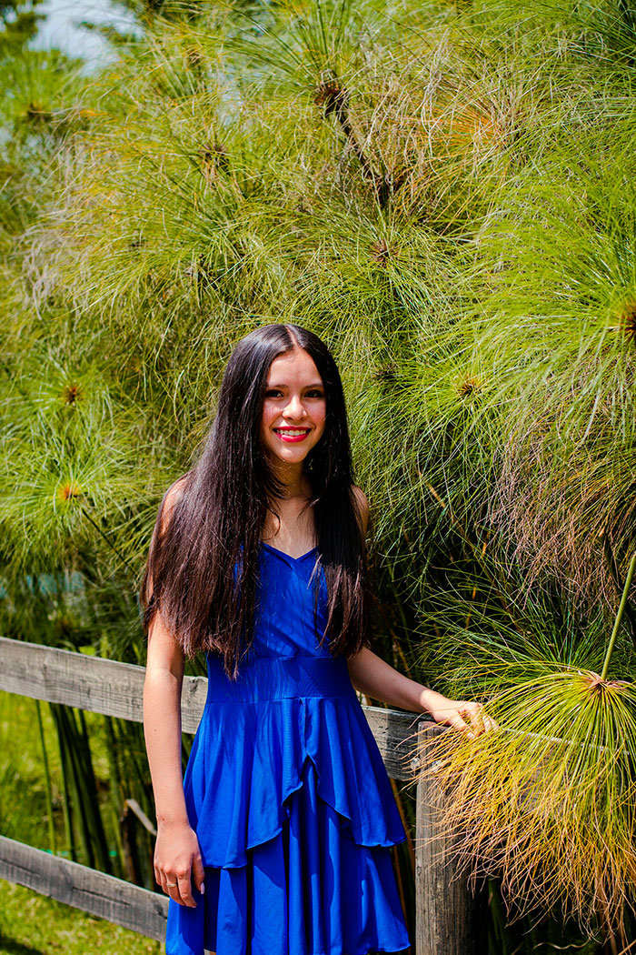 Portafolio de fotos de quinceañera en invitación digital de 15 estilo tropical
